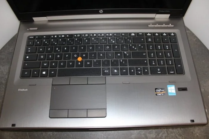 HP 8760w mabox